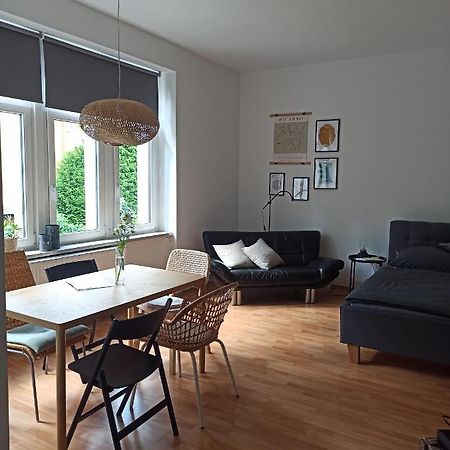 Ferienwohnung Villenviertel รูโดลชตัดท์ ภายนอก รูปภาพ